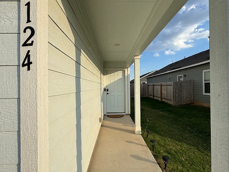 124 Gabbro Gdns — Photo 4