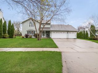 237 Forreston Dr, Cottage Grove, WI 53527