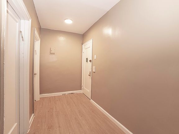 4th image of 504 Grand St APT B52
