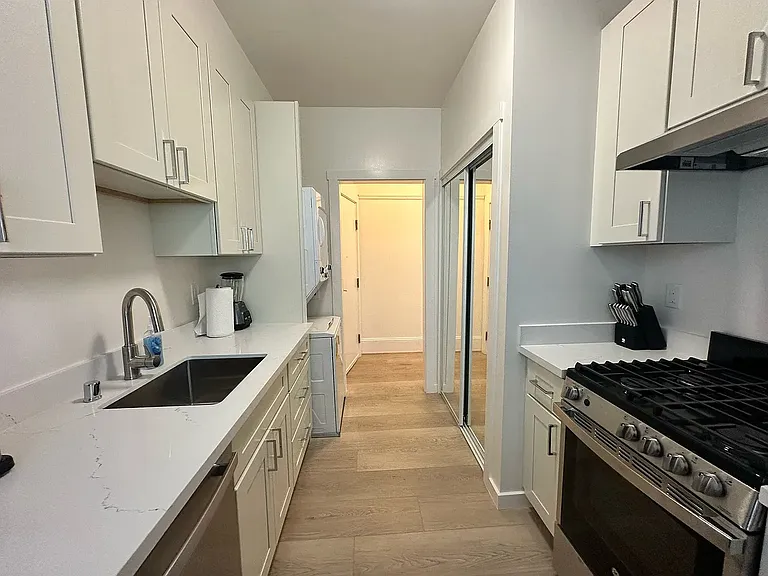 1075 Ofarrell St #10 — Photo 10