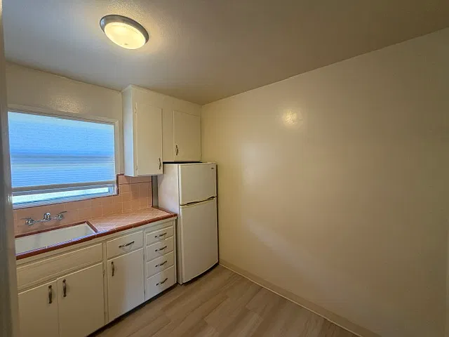 Studio, $2,000 — Photo 4