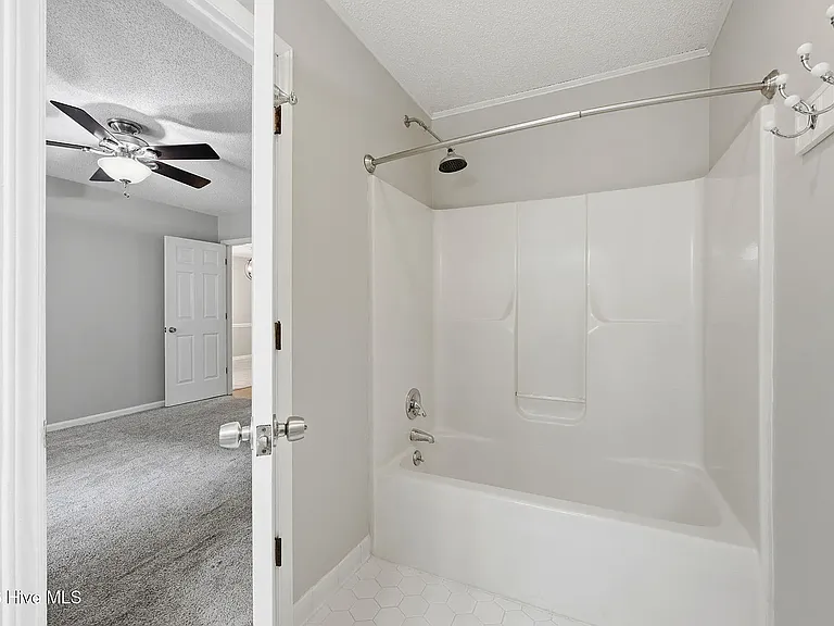 2117 Canyon Dr — Photo 21