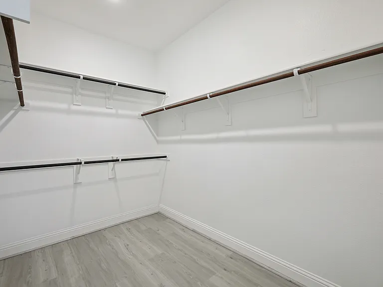 4261 Shavano Dr — Photo 10