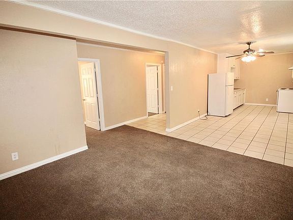 4th image of 205 Love St APT 108