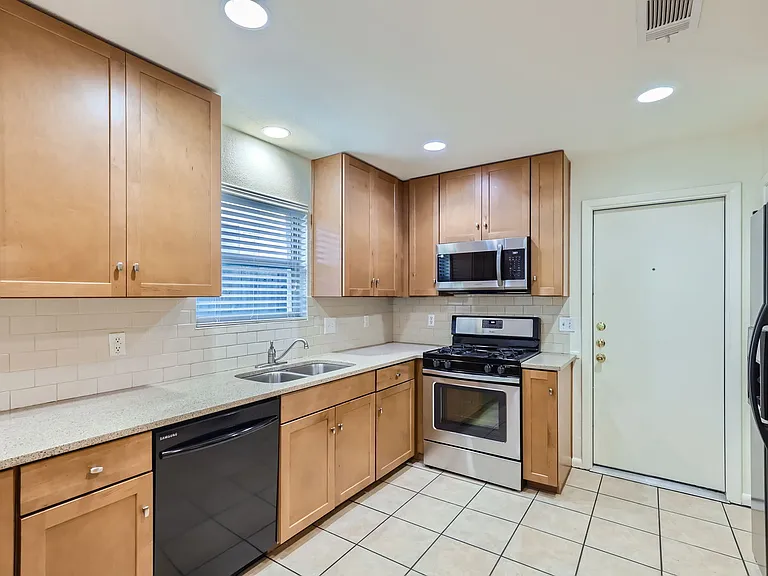 3309 Skylark Dr — Photo 8