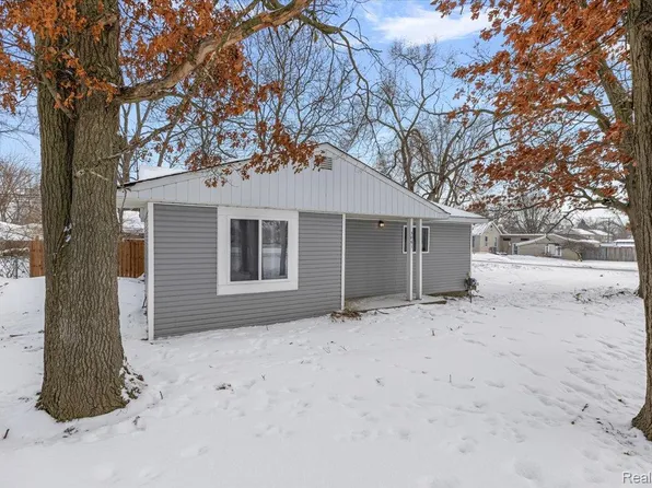 3061 Culbertson Ave, Rochester Hills, MI 48307