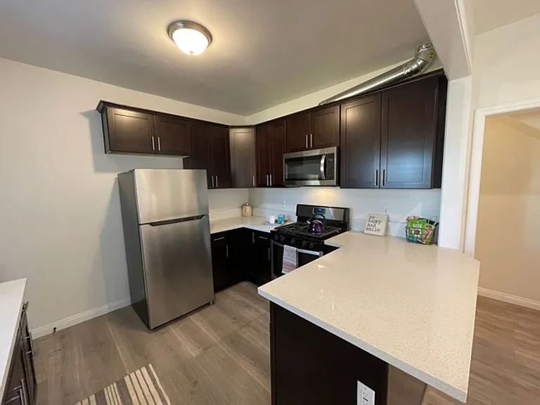 524 Lincoln Ave. — Photo 2