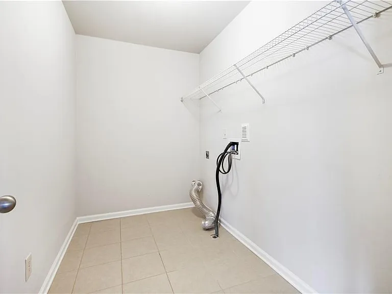 5090 Breezewood Cir — Photo 27