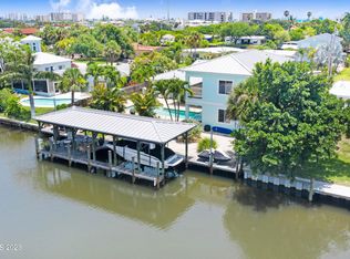 106 Aucila Rd, Cocoa Beach, FL 32931