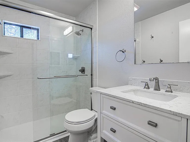 311 W Mary St — Photo 18