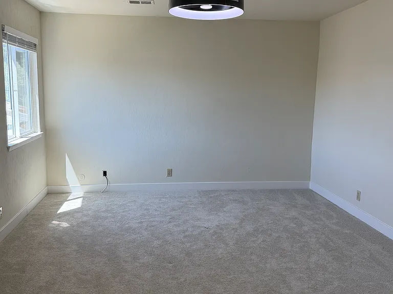 898 Pepper Tree Ct — Photo 10