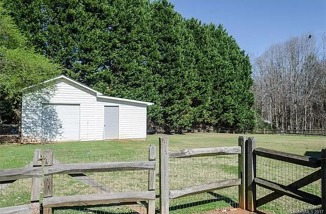109 Lighthouse Church Ln — Photo 3