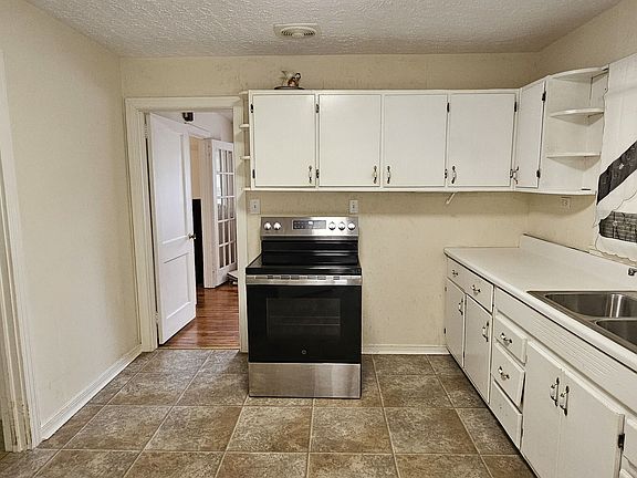 3rd image of 75 Pressley Ln