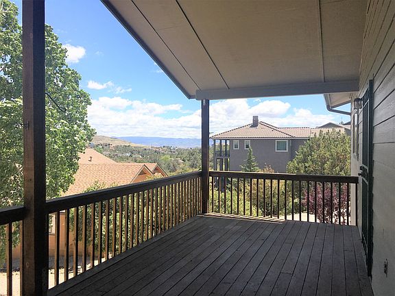 1011_Sunrise_Blvd_Back_Deck_05292019