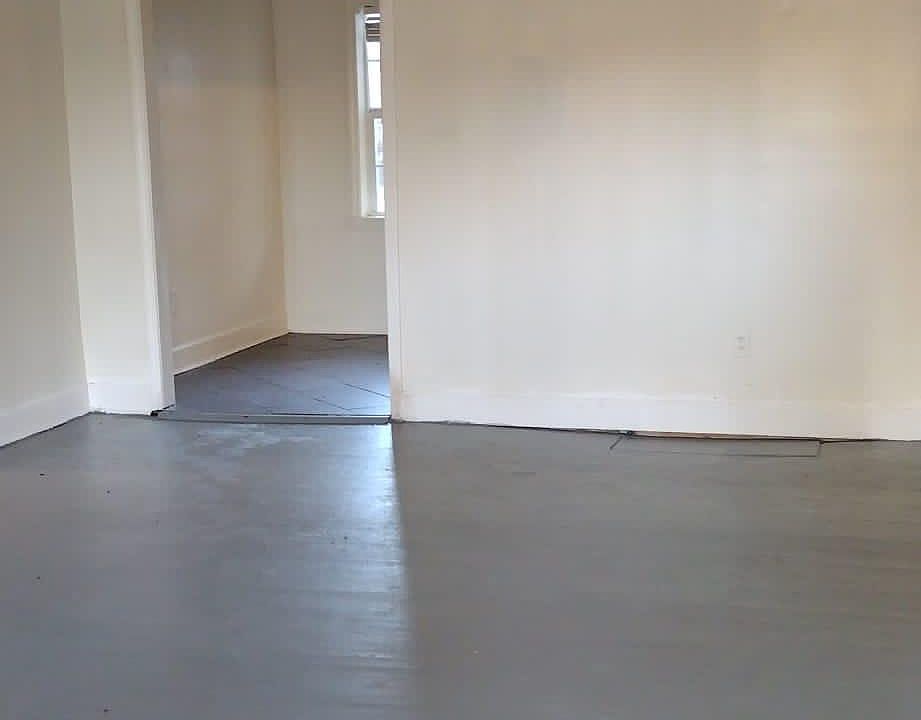 1st image of 704 N Dunlap St