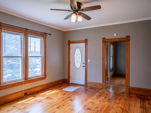 4th image of 524 N East St