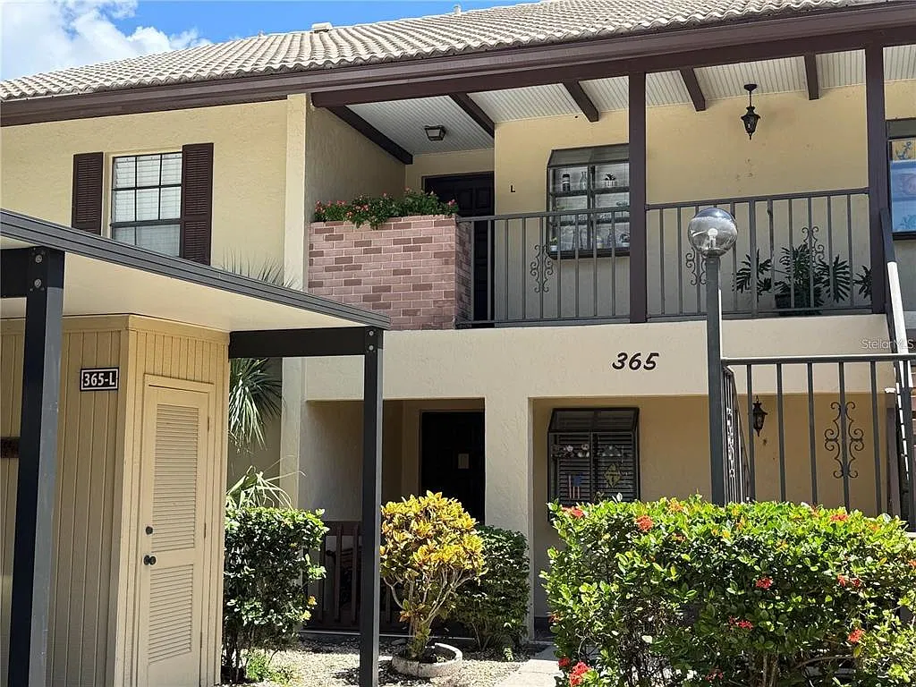 2 bed, 2.0 bath, 1064 sqft, $3,700 — Photo 1