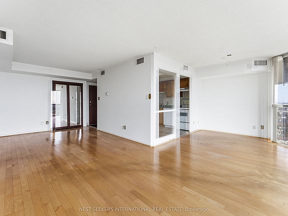 5th image of 880 Dundas St W #1604