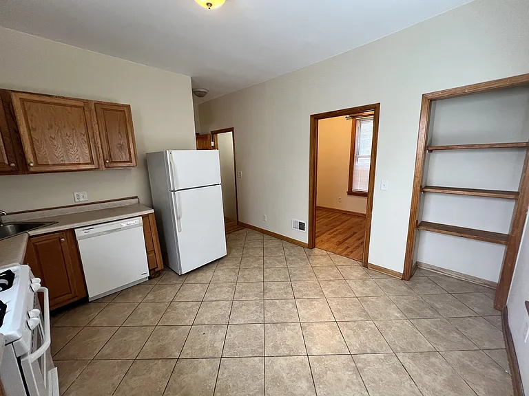 2337 N Sacramento Ave #CH — Photo 4