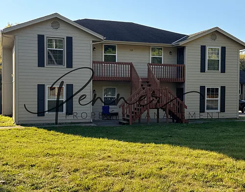 705C NE Ball Dr Photo 1