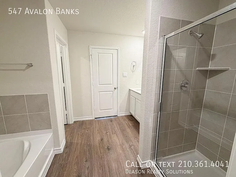 547 Avalon Banks — Photo 9