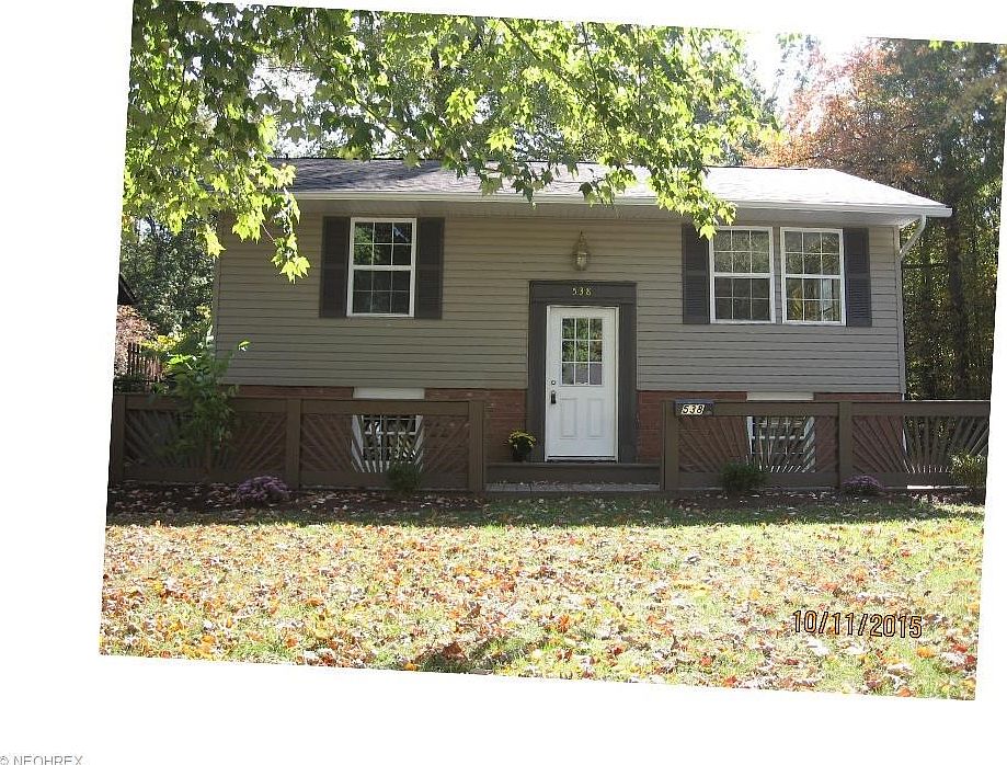 Welcome Home to 538 Roosevelt Dr. in the community of Geneva, Ohio. Featuring multiple options for furniture AND ROOM PLACEMENT!