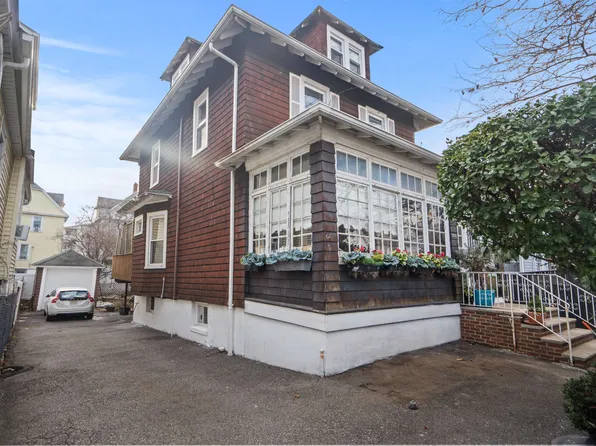 233 76th St, North Bergen, NJ 07047