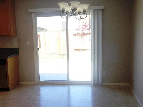 5th image of 1046 Elmer Dr