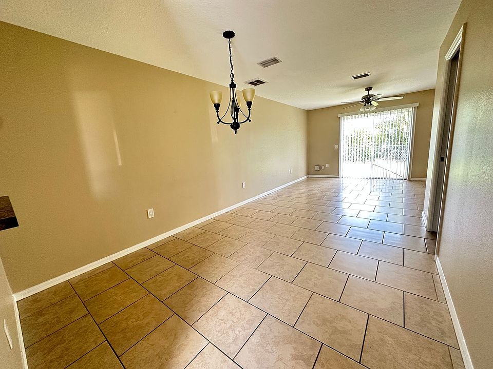 1st image of 1007 57th Ave W #1027