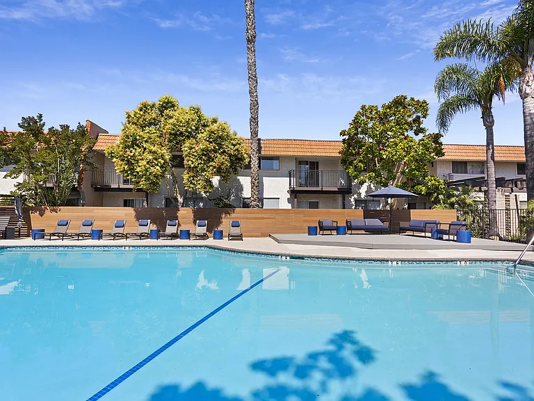 Terra Camarillo — Photo 14