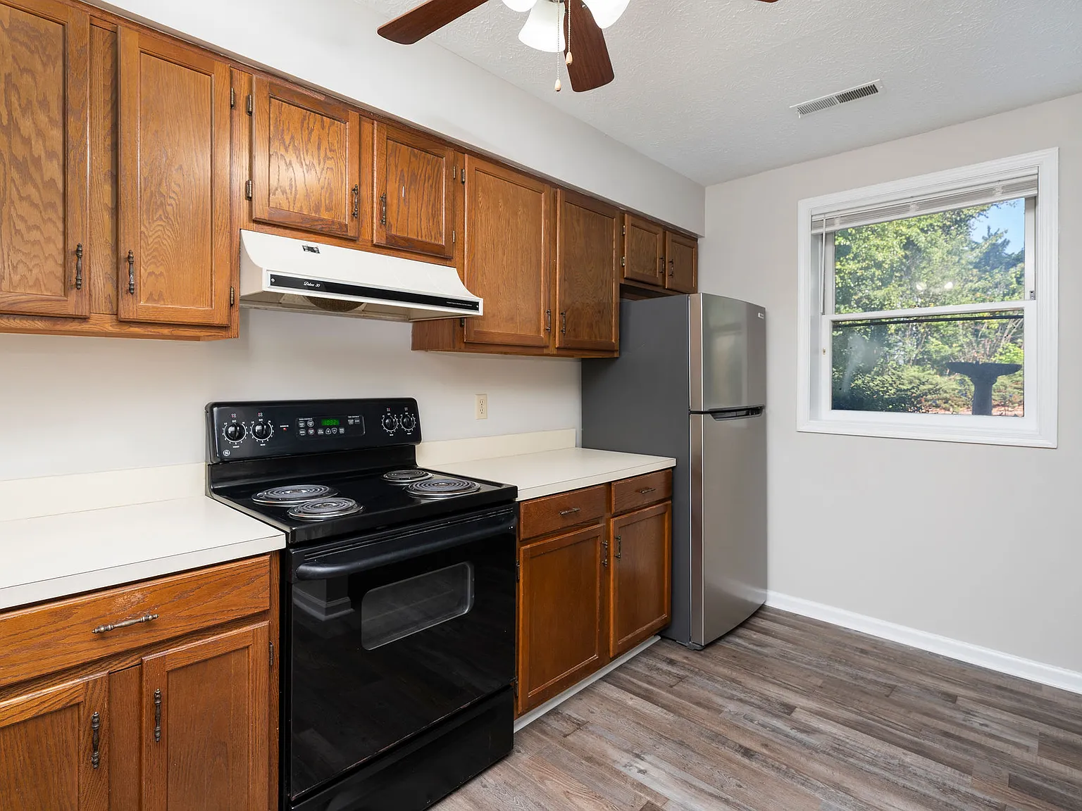 2 bed, 1179 sqft, $1,295 — Photo 3