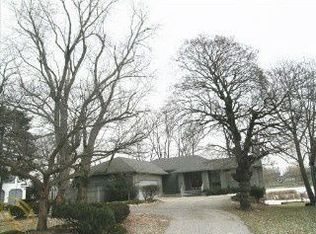 28051 E River Rd #E, Grosse Ile, MI 48138