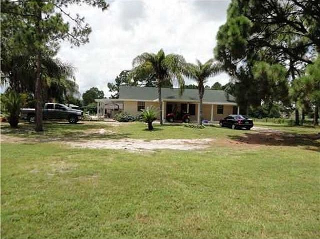 1st image of 760 N Trebol St
