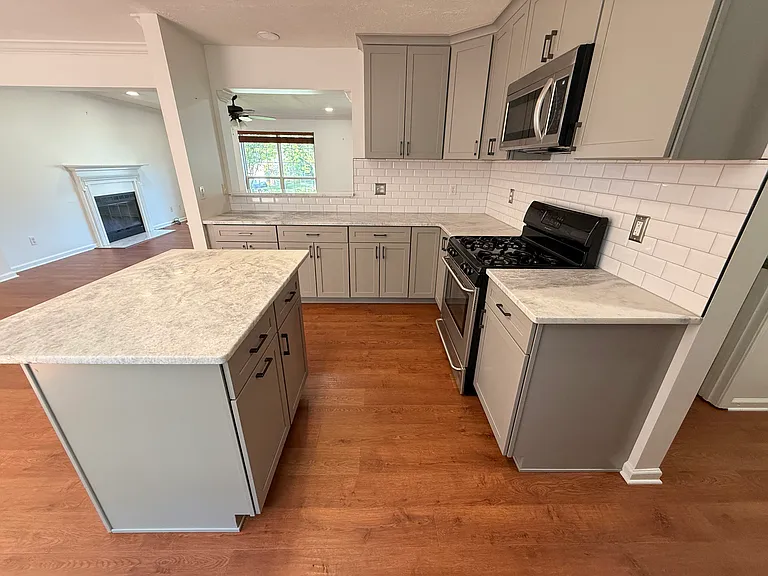 8140 Robins Nest Ln — Photo 4
