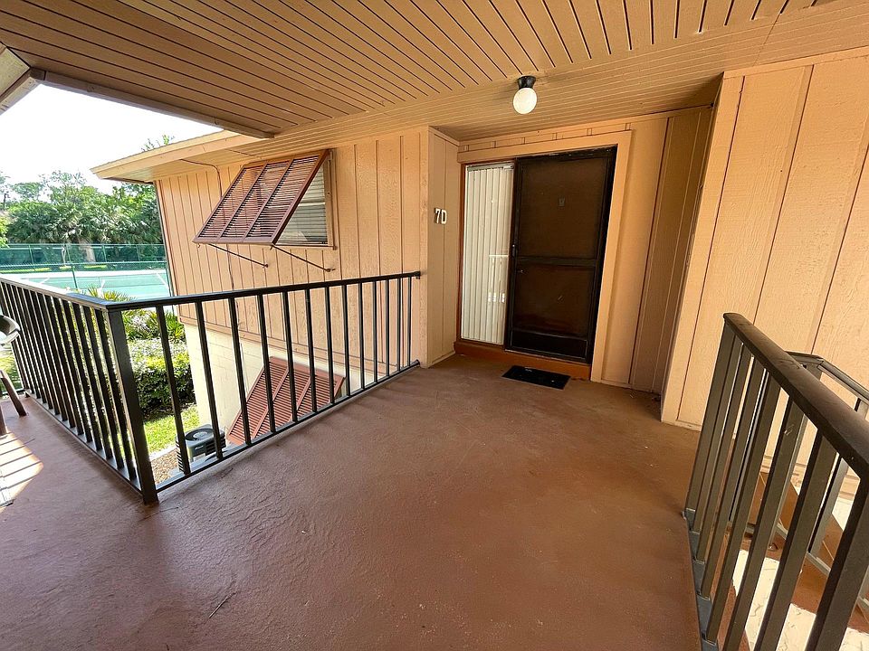 We front door entrance.