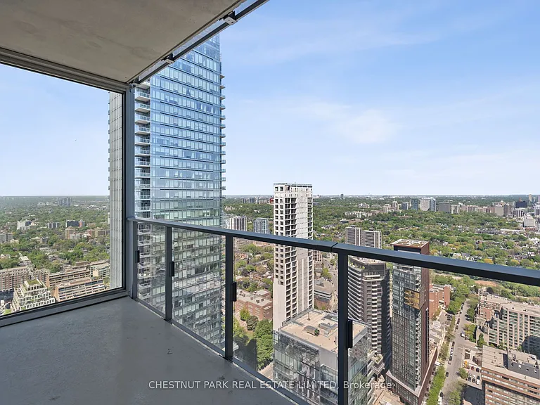 11 Yorkville Ave #4302 — Photo 24