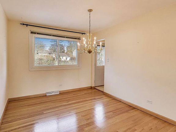 5th image of 910 E Aster Ave