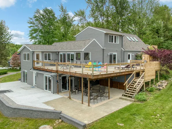 282 Evans Trl, Tipton, MI 49287