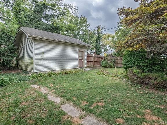 4th image of 228 W Parkwood Dr