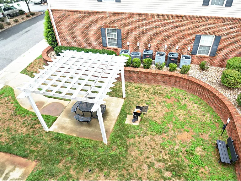 205 Capital St #201 — Photo 12