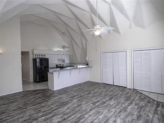 5th image of 2480 E Lake Dr