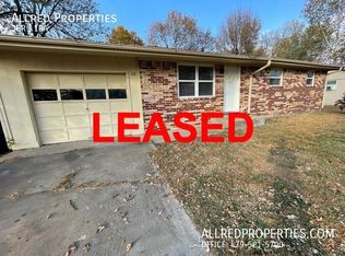 105 SE 12th St, Bentonville, AR 72712