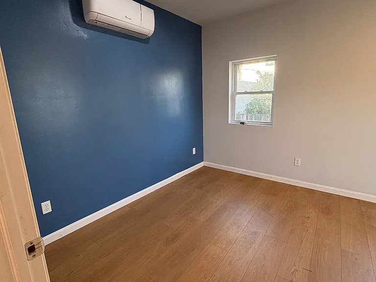 209 S Chapel St — Photo 27