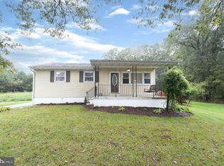 960 New Chester Rd, New Oxford, PA 17350