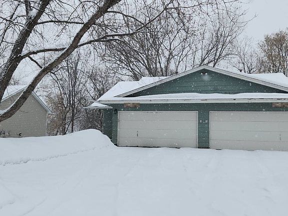 3rd image of 6465 Cavell Ave N