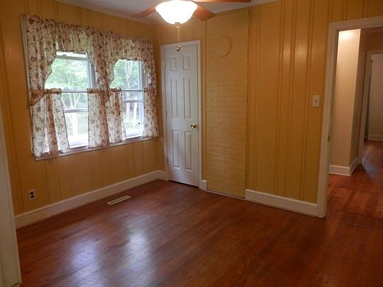 5th image of 1719 Monterey Dr