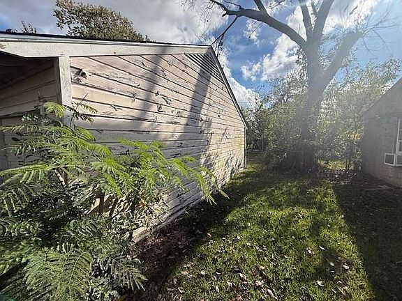 3rd image of 5122 Longmeadow St