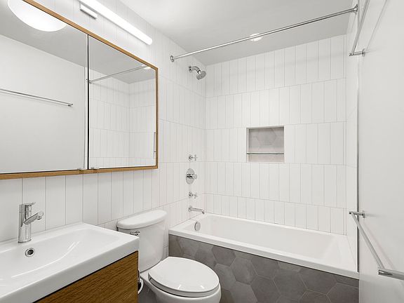 5th image of 250 W 88th St APT 703
