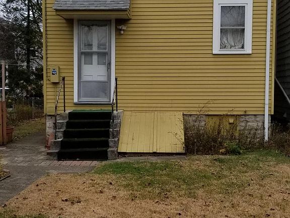2nd image of 793 Bruck St