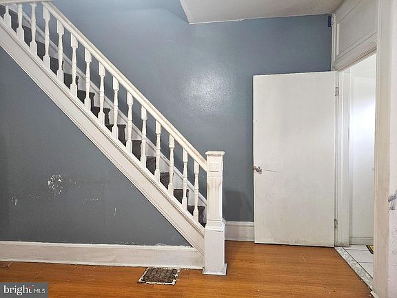 4th image of 2423 Oakford St